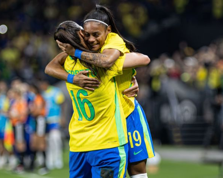 Seleção feminina derrota Estados Unidos durante amistoso em São Paulo