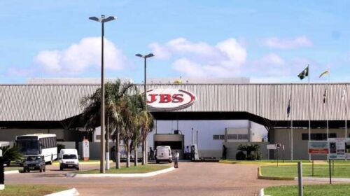 Falta do “Boi China” atrasa projeto da JBS para ampliar frigorífico em MS