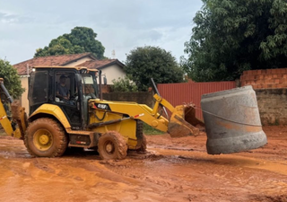 Após fortes chuvas, Defesa Civil segue nas ruas e prefeitura cancela desfile Após fortes chuvas, Defesa Civil segue nas ruas e prefeitura cancela desfile