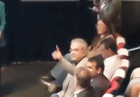 Deputado fica bravo após bancada ser excluída de mesa de autoridades