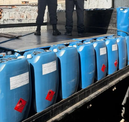 Receita apreende insumo suficiente para produzir 22 toneladas de cocaína