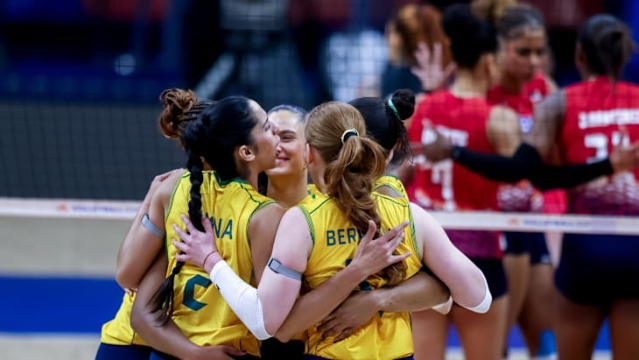 Brasil vira sobre a República Dominicana e mantém 100% na Liga das Nações