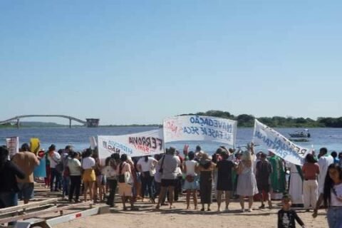 Mobilização reúne mais de 300 pessoas contra hidrovia no Rio Paraguai