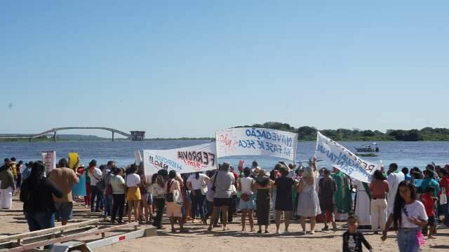 Mobilização reúne mais de 300 pessoas contra hidrovia no Rio Paraguai