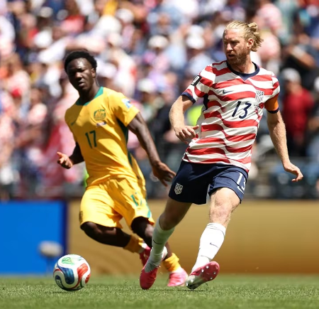 Estados Unidos vencem a Austrália e avançam ao mata-mata da Copa do Mundo
