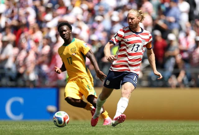 Estados Unidos vencem a Austrália e avançam ao mata-mata da Copa do Mundo