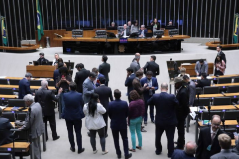 Câmara aprova MP do frete e anistia a multas por bloqueios de 2022