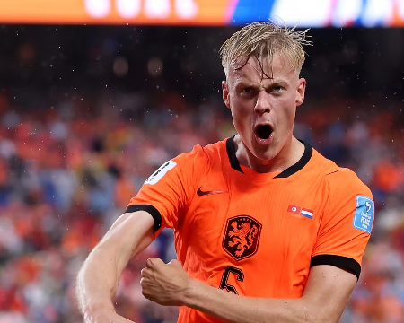 Holanda vence a Tunísia, avança em primeiro e evita duelo com Brasil