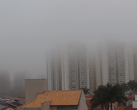 Campo Grande amanhece com nevoeiro, garoa e sensação de 7°C
