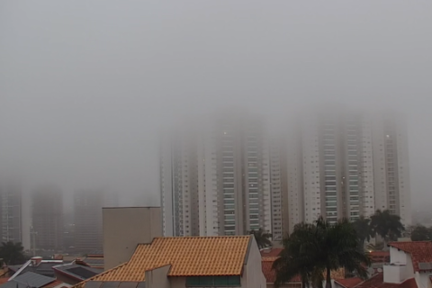 Campo Grande amanhece com nevoeiro, garoa e sensação de 7°C