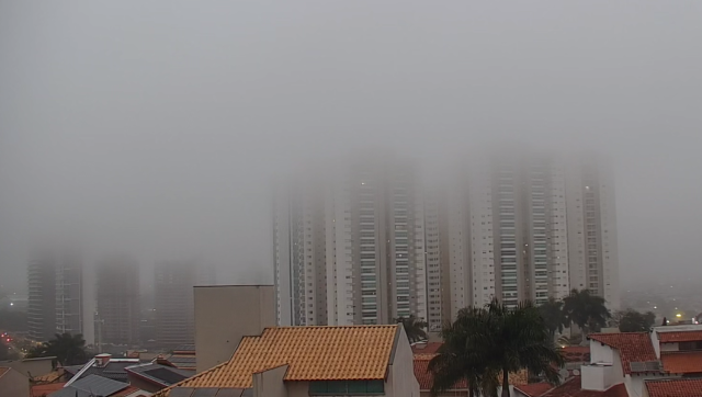 Campo Grande amanhece com nevoeiro, garoa e sensação de 7°C