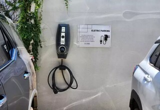 Com alta dos elétricos, bombeiros alertam para instalações elétricas de recarga Com alta dos elétricos, bombeiros alertam para instalações elétricas de recarga