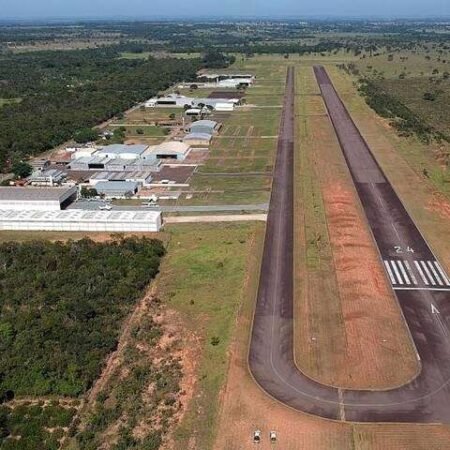 Pista onde avião caiu só é habilitada para voos visuais; neblina gera debate