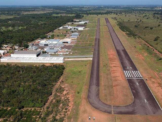Pista onde avião caiu só é habilitada para voos visuais; neblina gera debate