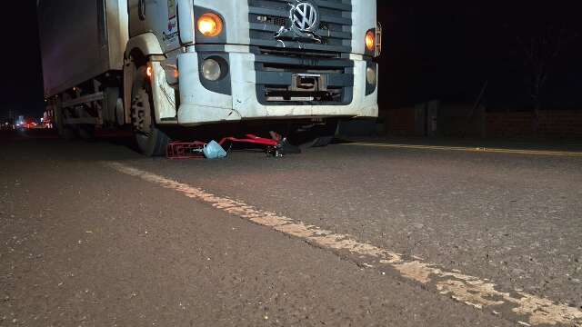 Ciclista indígena morre após ser atropelada por caminhão