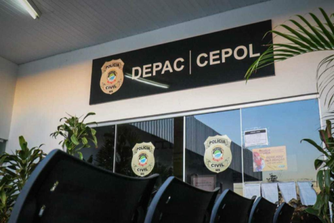 Homem atira na própria coxa ao tentar limpar pistola em casa