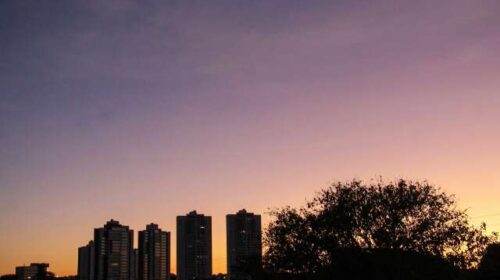 MS terá terça de sol, calor e umidade a 10%; rajadas podem passar de 70 km/h