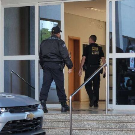 Entre prefeito “difícil” e porta aberta, investigação expõe caça a contratos