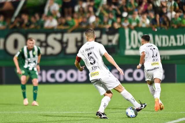 Confrontos contra o Z-4 movimentam rodada do Brasileirão neste sábado
