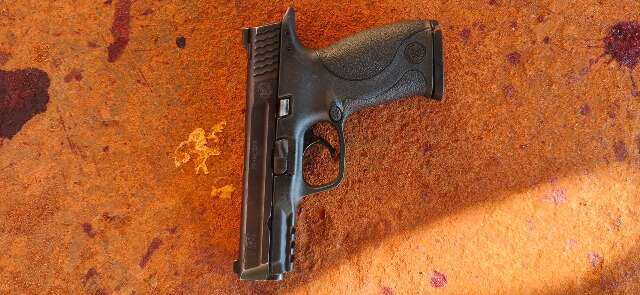 Choque apreende pistola 9 mm, revólver e drogas após ação com dois mortos