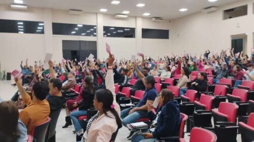 Professores rejeitam parcelamento e querem reajuste de 5,4% até dezembro