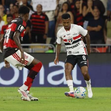 Flamengo empata com São Paulo e desperdiça chance de encostar no líder