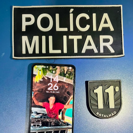 Homem é levado à delegacia com celular de vítima de duplo homicídio