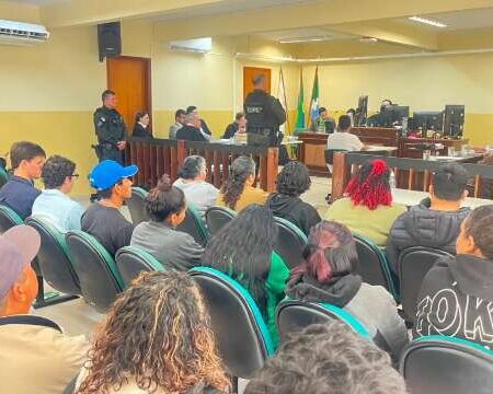 Júri condena trio e absolve jovem pela morte de pintor enterrado em quintal