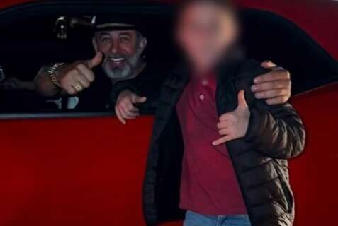 Prefeito é alvo de BO após arrancada brusca com Dodge Challenger