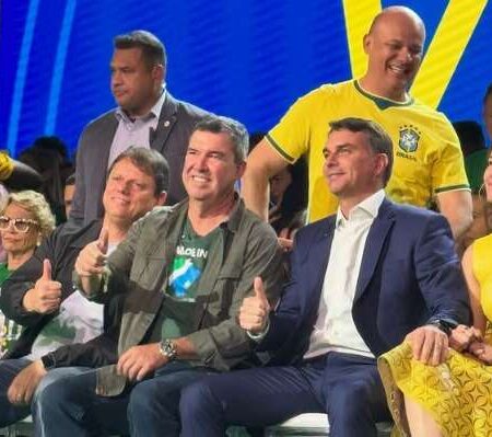 Para Riedel, candidatura de Flávio Bolsonaro marca momento histórico