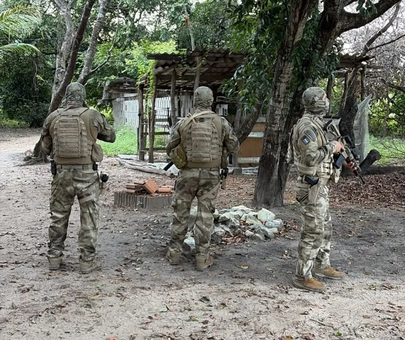 Operação contra tráfico e lavagem de dinheiro cumpre mandados em MS