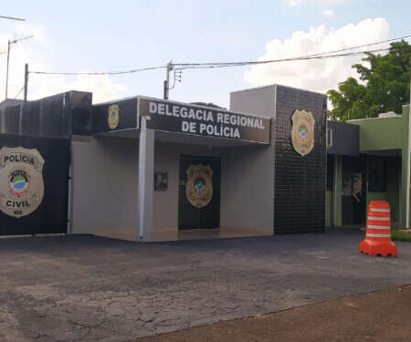 "Injuriado" por ciúmes, homem diz que esfaqueou ex para “assustá-la”