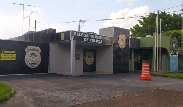 "Injuriado" por ciúmes, homem diz que esfaqueou ex para “assustá-la”