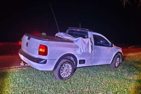 Homem morre atropelado e corpo vai parar na carroceria de Saveiro