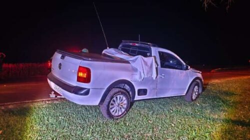 Homem morre atropelado e corpo vai parar na carroceria de Saveiro