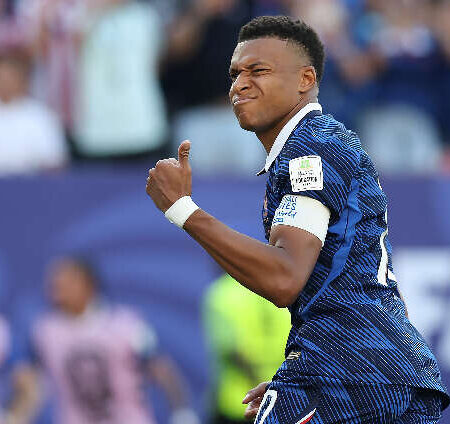 Mbappé marca de pênalti, França vence Paraguai e avança na Copa