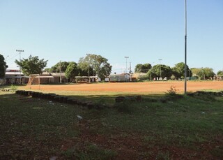 Praça depredada e sem placa é o que restou de homenagem a menino assassinado