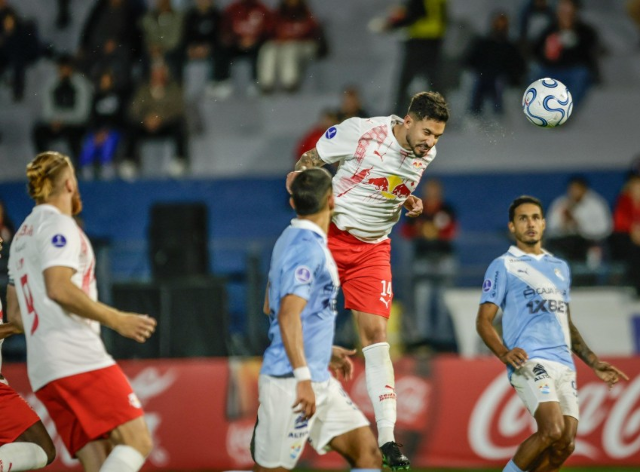 Bragantino supera Sporting Cristal e avança para duelo com Atlético-MG