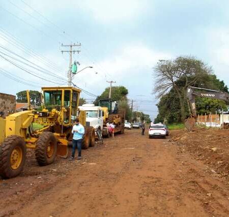 Prefeita autoriza obras de asfalto em oito ruas do Los Angeles