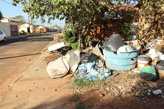 Após morte de jovem no Nova Lima, mãe deixa casa e imóvel preocupa vizinha Após morte de jovem no Nova Lima, mãe deixa casa e imóvel preocupa vizinha
