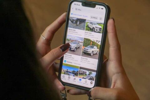 Mulher perde R$ 127 mil em golpe durante compra de caminhonete na internet
