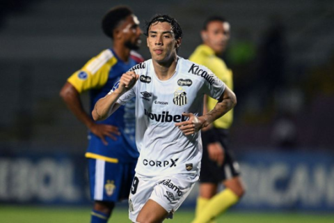 Santos goleia time venezuelano e fica perto das oitavas da Sul-Americana