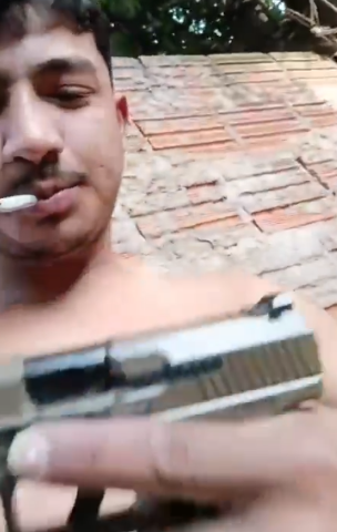 Polícia apura se arma exibida por jovem morto foi usada em homicídio