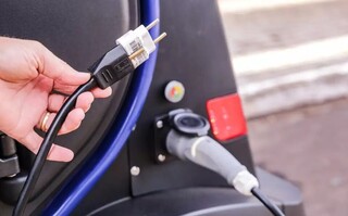 Com alta dos elétricos, bombeiros alertam para instalações elétricas de recarga Com alta dos elétricos, bombeiros alertam para instalações elétricas de recarga