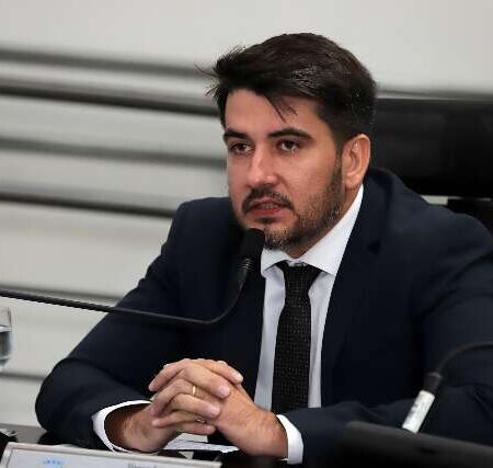 Tavares fica de fora da eleição após STF manter condenação por crime de ódio