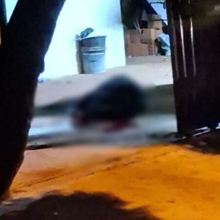 Homem é assassinado a tiros após ser chamado ao portão de casa