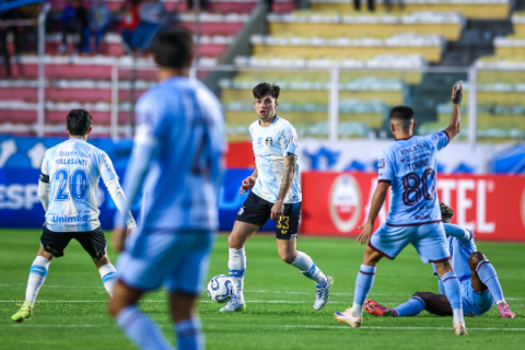 Grêmio perde para Bolívar e decide vaga da Sul-Americana em casa