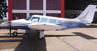 Câmera registra som da queda de avião que deixou dois mortos em aeroporto Câmera registra som da queda de avião que deixou dois mortos em aeroporto