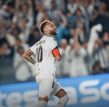 Neymar brilha com dois gols, mas Santos vacila e só empata