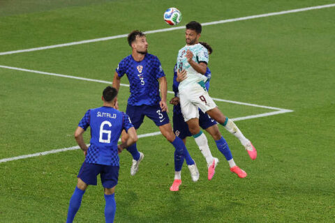 Portugal vira sobre Croácia e vai a duelo contra Espanha nas oitavas